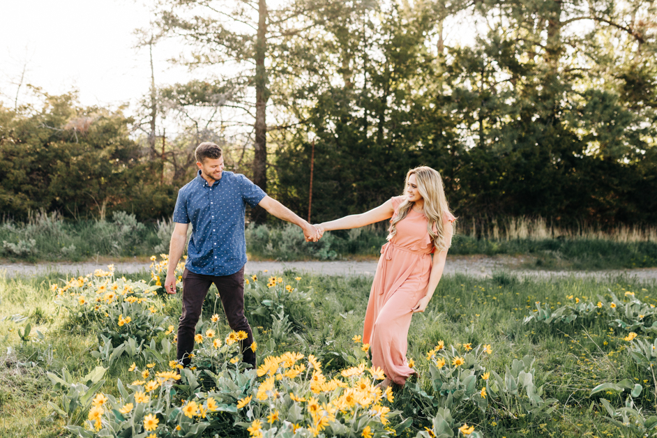 cache valley engagement photographer, cache valley couples session, cache valley wedding photographer, best wedding photographers in cache valley, cache valley photographer, Logan utah wedding photographer, Logan utah engagement photographer, Logan utah photographer, alexis Foust photography, wildflower engagement session, boho engagement session, golden light engagement session